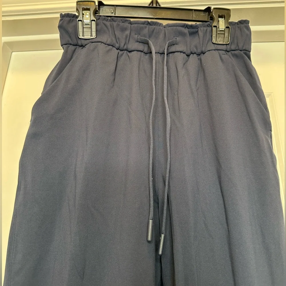 Lululemon Stretch High-Rise Jogger‎ Full Length in Navy Blue Size 2